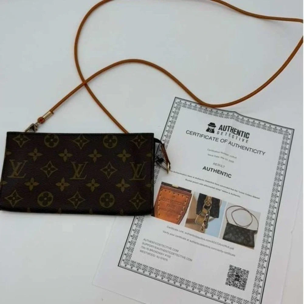 Louis Vuitton Monogram Pochette Crossbody Bag Authentic LV Wristlet Vintage‎